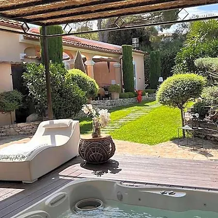 Chez Virginie 4* 维琪奥港