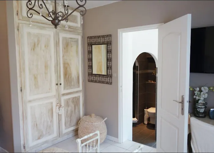 فندق مبيت وإفطار Chez Virginie