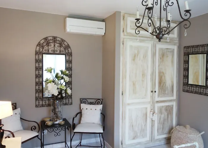 Chez Virginie فندق مبيت وإفطار بورتو فيكشْيو