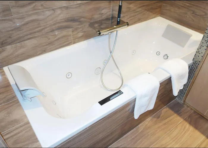 Chez Virginie فندق مبيت وإفطار 4*