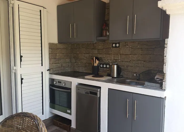 فندق مبيت وإفطار Chez Virginie 4*